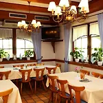 - Restaurant Hirschen - Werneths Landgasthof Beim Europa- Park Rust