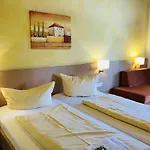 - Restaurant Hirschen - Werneths Landgasthof Beim Europa- Park Rust Hotel
