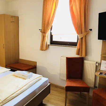 - Restaurant Hirschen - Werneths Landgasthof Beim Europa- Park Rust 호텔 2*