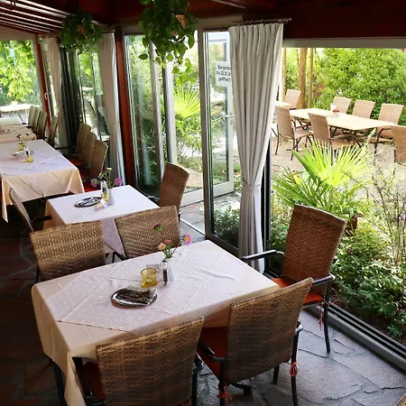 - Restaurant Hirschen - Werneths Landgasthof Beim Europa- Park Rust