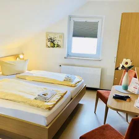 Hotel - Restaurant Hirschen - Werneths Landgasthof Beim Europa- Park Rust