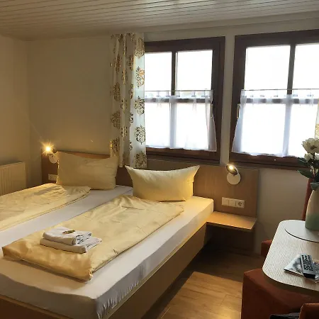 Hotel - Restaurant Hirschen - Werneths Landgasthof Beim Europa- Park Rust