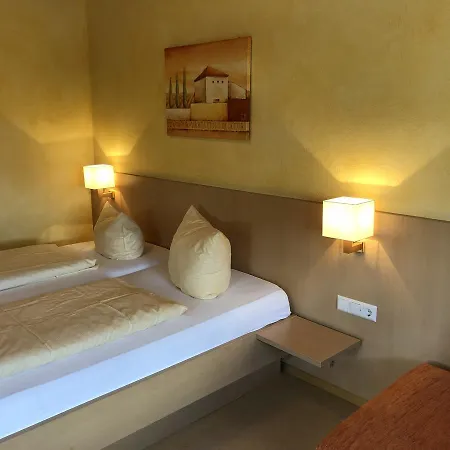 - Restaurant Hirschen - Werneths Landgasthof Beim Europa- Park Rust 호텔 라인하우젠