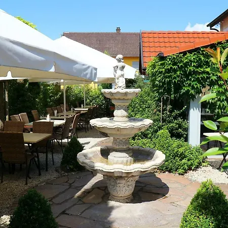 Hotel - Restaurant Hirschen - Werneths Landgasthof Beim Europa- Park Rust