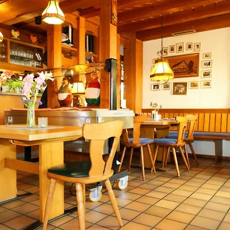 - Restaurant Hirschen - Werneths Landgasthof Beim Europa- Park Rust 2* 라인하우젠